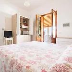 La Apartahotel