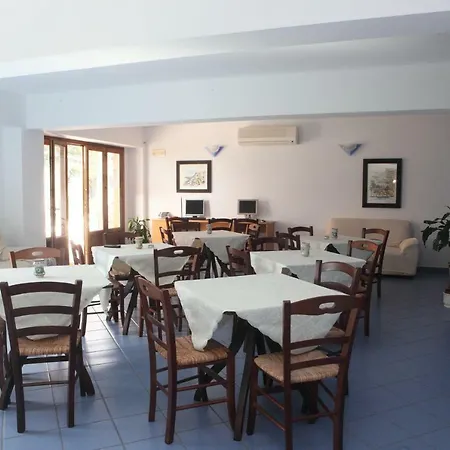 La Hotel apartamentowy Canneto (Lipari)