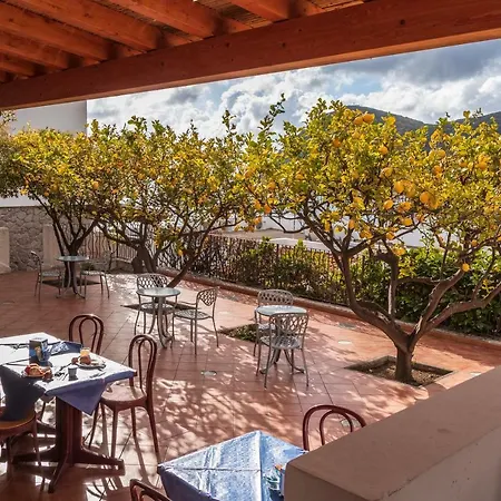 Apartahotel La Canneto (Lipari)