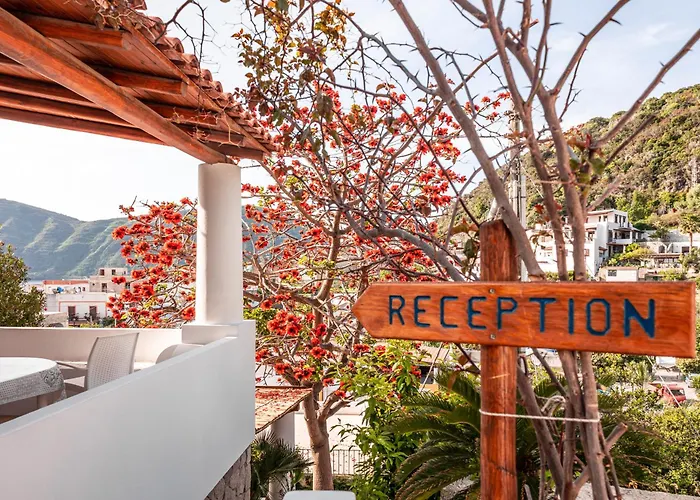 Aparthotel La Canneto (Lipari)